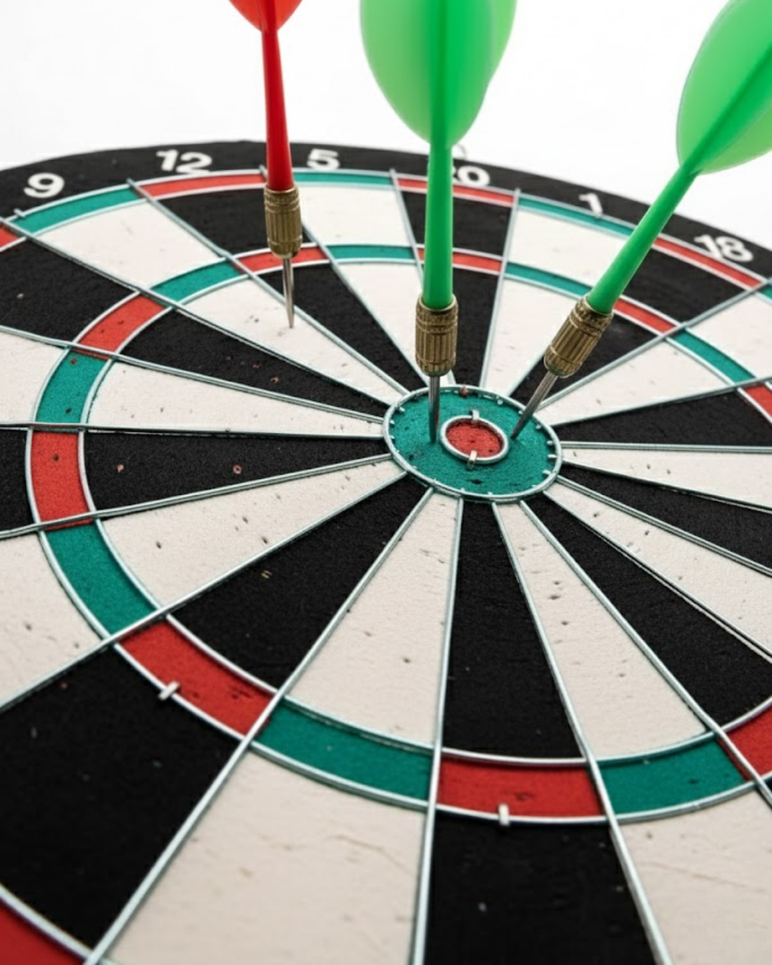 15 İnç Büyük Boy Dart Tahtası Ev Oyun Seti 4 Adet Metal Uç Oklu
