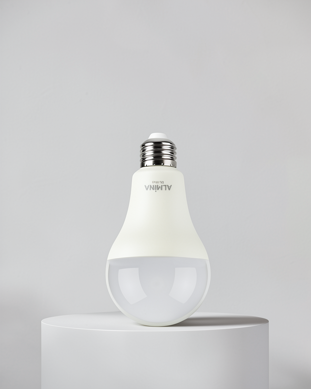 30W Enerji Tasarruflu E27 Şarjlı LED Ampul Yüksek Işık Gücü