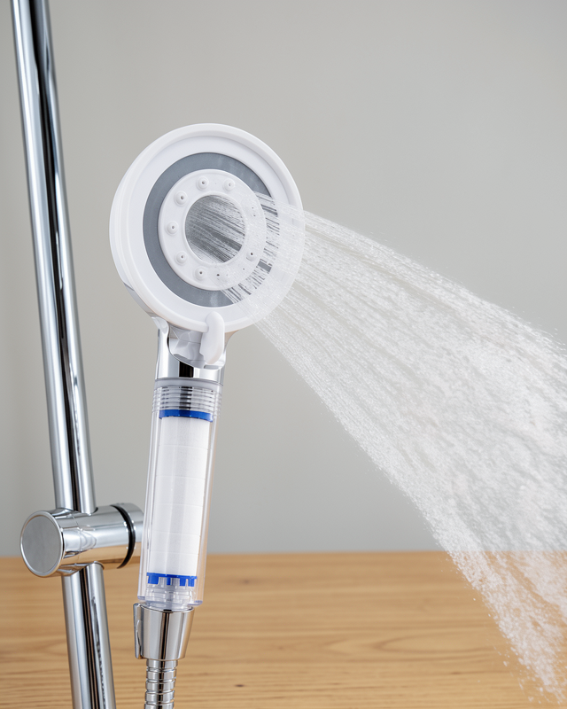 Güçlü Su Basınçlı Banyo Başlığı ile Mineral Taşlı Filtreli Duş Başlığı